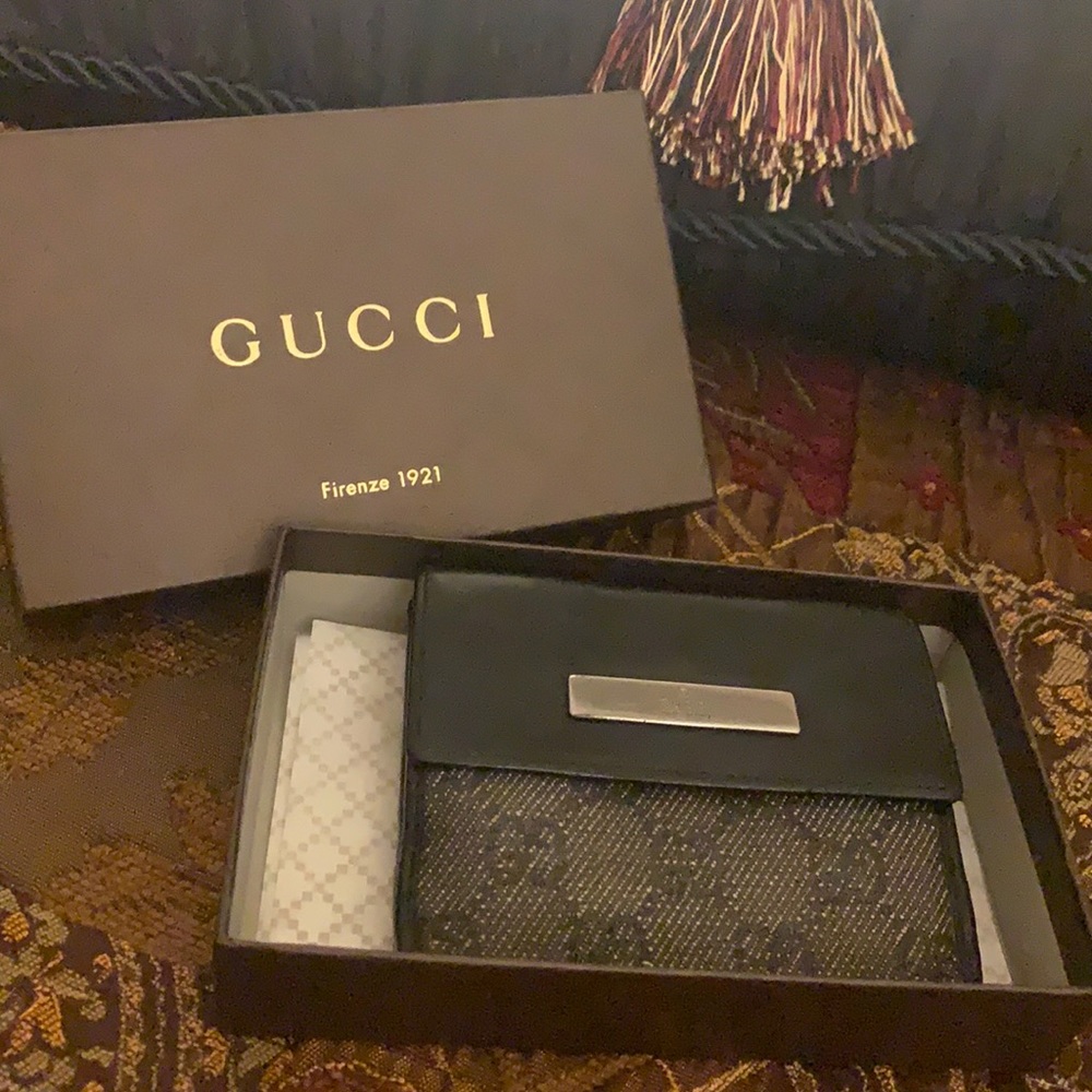 Authentic Gucci GG wallet